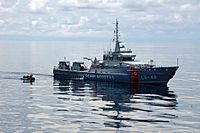 Archivo:US Navy 070902-N-7029R-004 A rigid hull inflatable boat prepares to embark Ecuadorian surface combat ship LAE 11 De Noviembre (LG 40) to conduct a visit, board, search and seizure training exercise during PANAMAX 2007