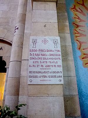 Archivo:Urkiola - Santuario, interior 03