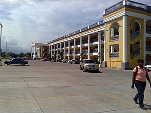 Archivo:Uth La Ceiba