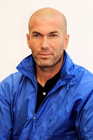 Archivo:Zidane Zizu