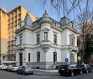 Archivo:2 Strada Arthur Verona, Bucharest (02)