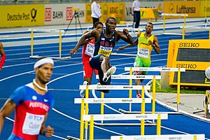 Archivo:400 m hurdles Kerron Clement Berlin 2009