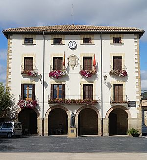 Archivo:Ayuntamiento de Aibar (Navarra)