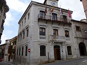 Archivo:Ayuntamiento de Cuéllar 01