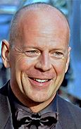 Archivo:Bruce Willis Cannes 2006