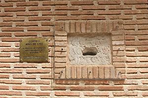 Archivo:Buzón más antiguo de España, Mayorga
