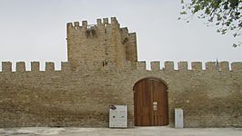 Vista del castillo de Lopera