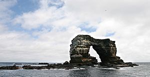 Archivo:Darwins Arch, Galapagos