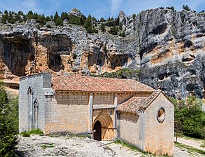 Ermita de San Bartolomé, Parque Natural del Cañón del Río Lobos, Soria, España, 2017-05-26, DD 03.jpg