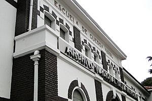 Archivo:Escuela de Mecanica de la Armada ESMA - Detention and Torture Center - Buenos Aires - Argentina - 01