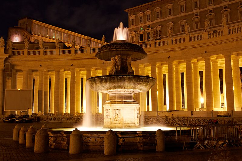 Fountain of Carlo Maderno night
