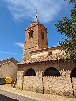 Archivo:Iglesia de San Pedro Apóstol, El Burgo Ranero 02
