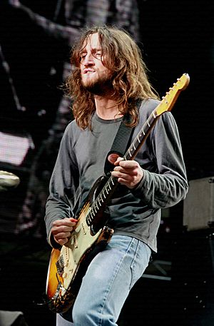 Archivo:John Frusciante strat
