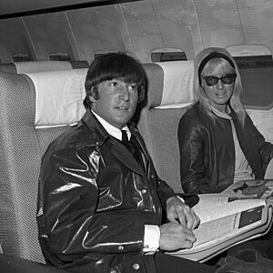 Archivo:John and Cynthia Lennon, 1964