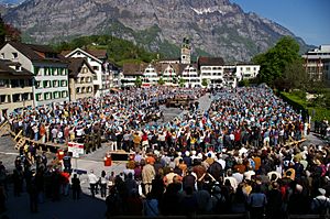 Archivo:Landsgemeinde Glarus, 2009
