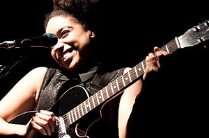 Archivo:Lianne La Havas