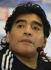 Archivo:Maradona 2010-1