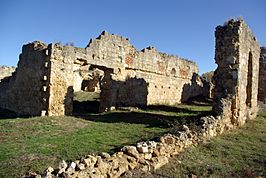 Monasterio de San Pedro de Eslonza 01 by-dpc.jpg