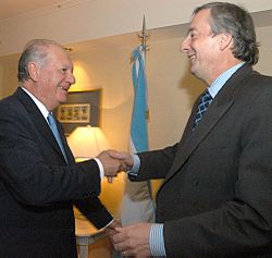 Archivo:Néstor Kirchner y Ricardo Lagos-Misiones-Julio 2004