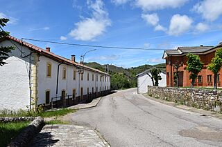 Olleros de Sabero - Calle de Paco Salán - May 2024.jpg