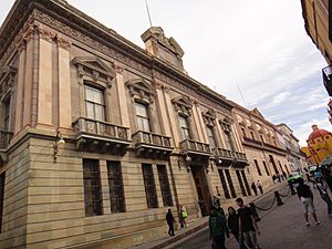 Archivo:PLaza en Guanajuato