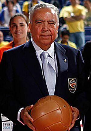 Archivo:Pedro Ferrandiz ULEB 50 Aniversario (cropped)