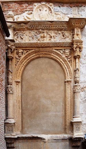 Archivo:Portada del Torreón del Archivo General Central del Reino (RPS 16-11-2013) pórtico superior