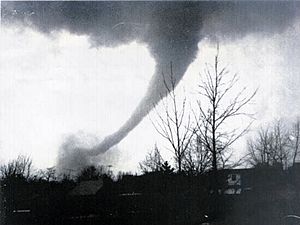 Archivo:Sayler Park - Bridgeport tornado