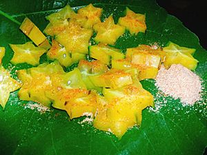 Archivo:Sliced Indian Carambola Star fruit with Indian spices