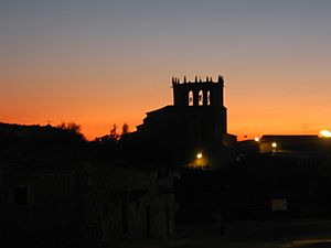 Archivo:Torre de Guadramiro al atardecer