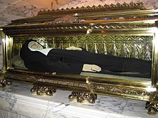Archivo:Urna amb les restes de Sta. Joaquima al Mas Escorial de Vic, 24.08.2004