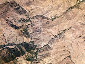 Archivo:Alborz Mountains, Iran by Planet Labs