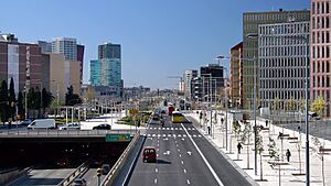 Archivo:Avinguda de la Gran Via - panoramio (2)