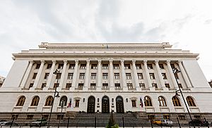 Archivo:Banco Nacional de Rumanía, Bucarest, Rumanía, 2016-05-29, DD 51
