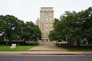 Archivo:Baylor University June 2016 22 (Tidwell Bible Building)