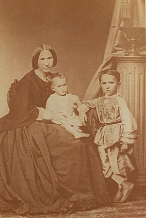 Archivo:Charles de Foucauld sa mère sa soeur