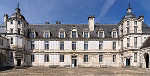 Chateau Tanlay facade cour grand chateau.jpg