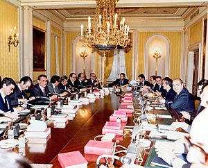 Archivo:Consejo de Ministros presidido por Adolfo Suárez (1980-05-03)
