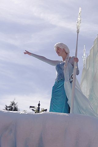 Elsa - Disney Magic On Parade (2015 08 02 164517).jpg