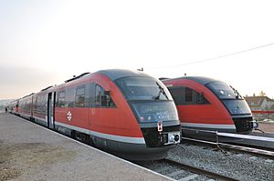 Archivo:Esztergom, Siemens Desiro vonatok