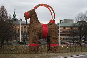 Archivo:Gavle christmas goat 2006