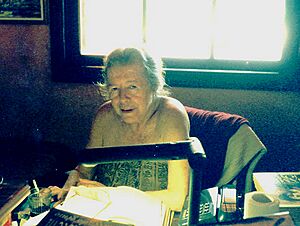 Hilda Hilst na Casa do Sol 1998.jpg