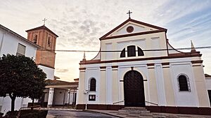 Archivo:Iglesia de Ntra. Señora de la Encarnación, en Fuente Vaqueros (Granada)