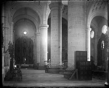 Interior of a church (3795473913)