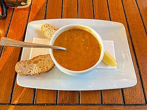 Archivo:Mercimek soup Istanbul