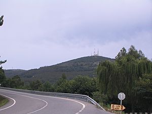 Archivo:Moaña, monte Faro de Domaio