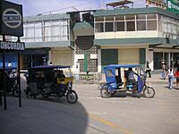 Archivo:Mototaxis en Piura, Perú