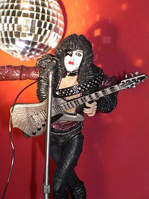 Archivo:Paul Stanley Action Figur3