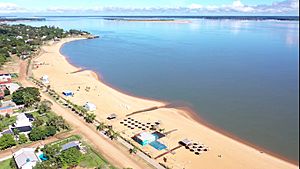 Archivo:Playa Punta Mitre en Paso de la Patria