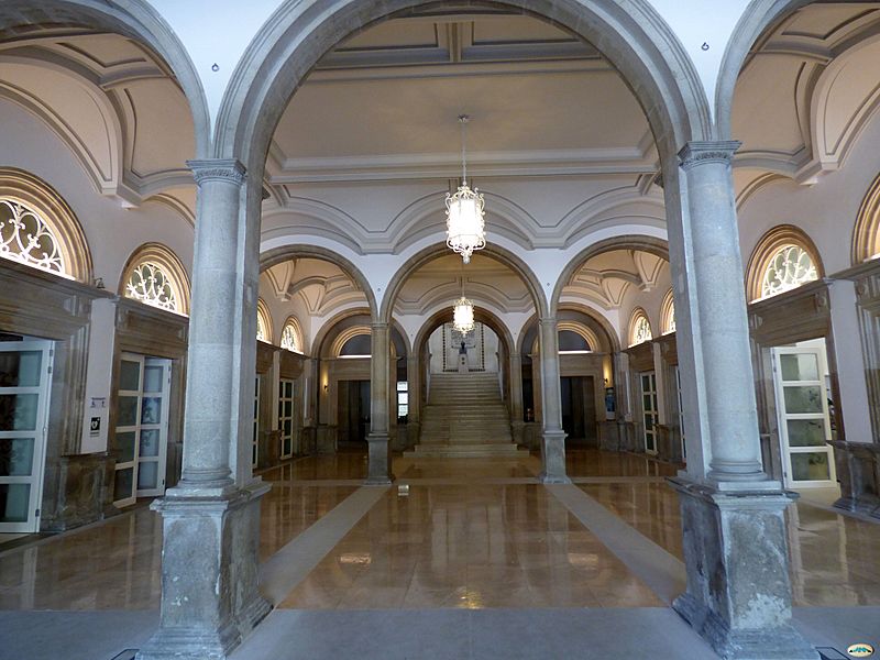 Pontevedra-Vestíbulo del palacio provincial (14707560078)